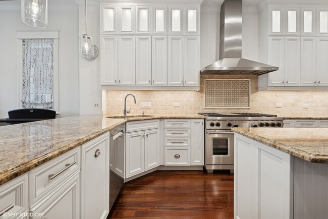 Building Photo - 4516 N Damen Ave
