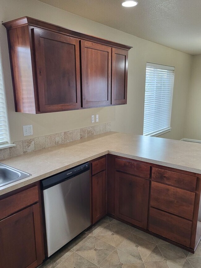 Building Photo - COLTON3607-3617