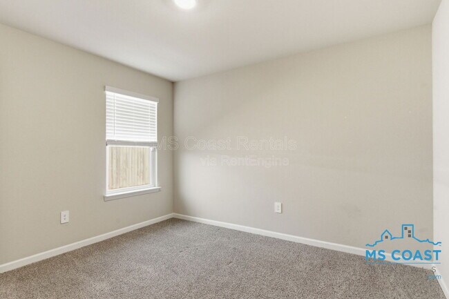 Building Photo - 1042 Enclave Cir