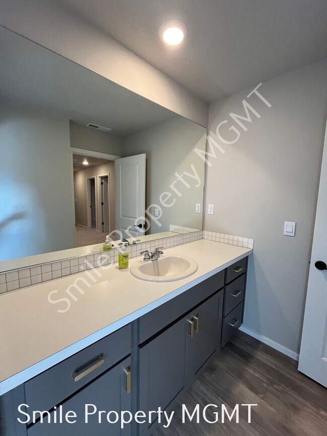 Building Photo - 14611 SW 78th Ave