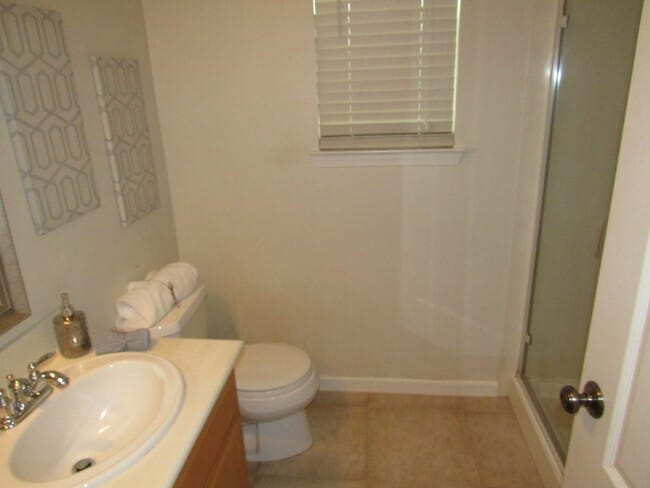 Building Photo - Gorgeous 4 Bed/3 Bath Mountain House Home ...