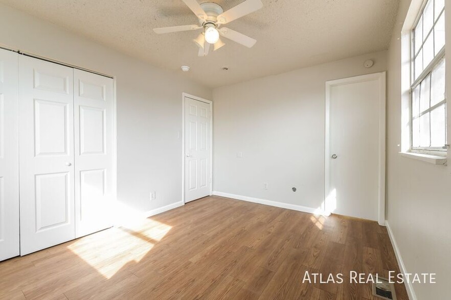 Building Photo - 5533 Xanadu St