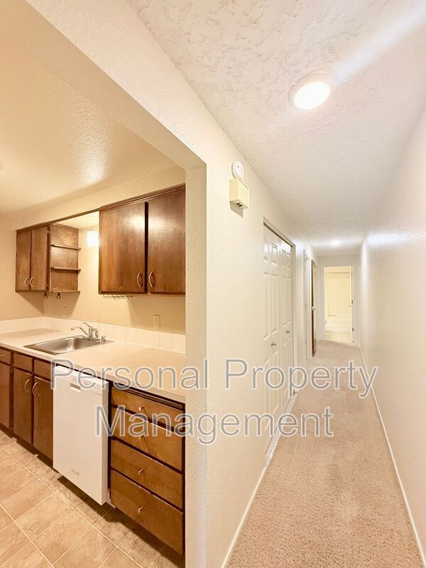 Building Photo - 708 W 31st St