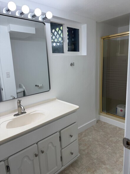 Building Photo - 4438 Losee Dr