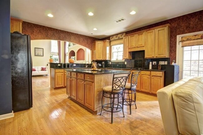 Building Photo - 4324 Canaan Way NE