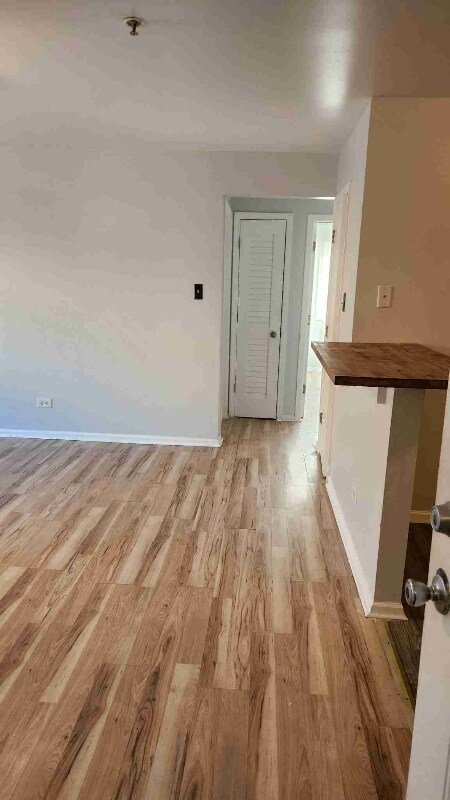 Building Photo - 4117-4123 Lindenwood Dr
