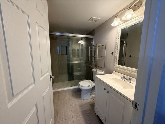 Building Photo - 5025 Wiles Rd