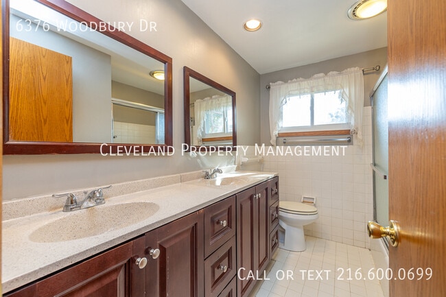 Building Photo - 6376 Woodbury Dr