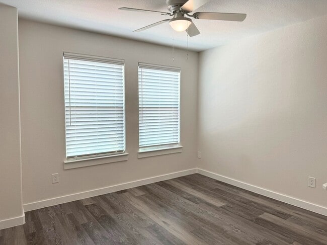 Building Photo - 3607 Sioux Trail