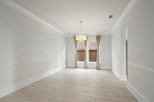 Building Photo - 21215 Central Vly Ln