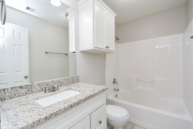 Building Photo - 946 Oak Falls Dr