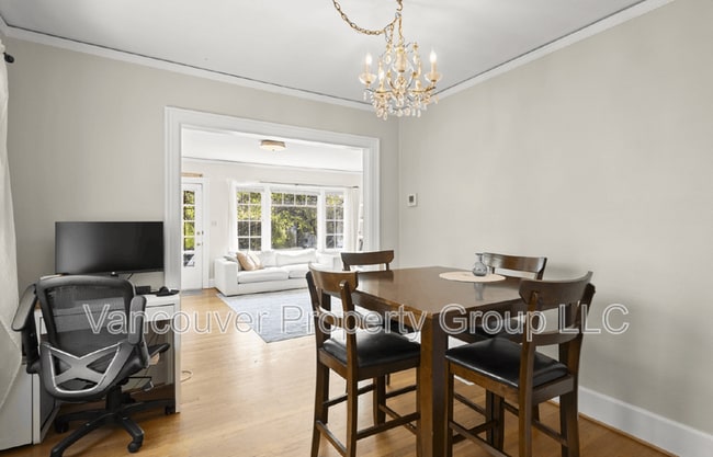 Building Photo - 310 E 22nd St