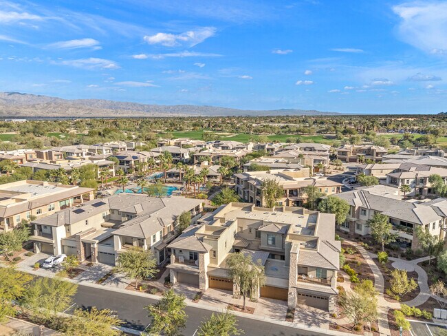 Building Photo - 1701 Retreat Cir