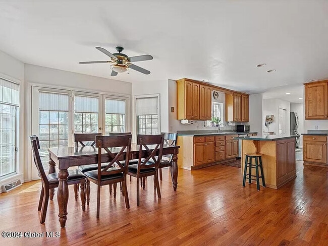 Building Photo - 633 Salvia Ln