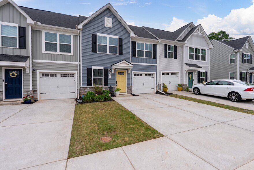 Building Photo - 913 Leyburn Ln