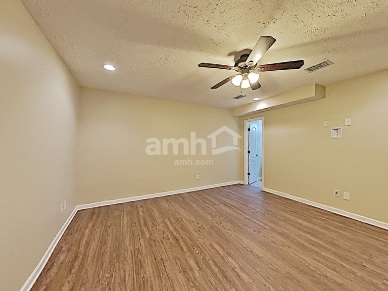 Building Photo - 808 Ottoe Ct