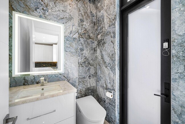 Building Photo - 2650 NE 48th Ct