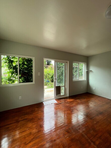 Building Photo - 3529 Palm Ave