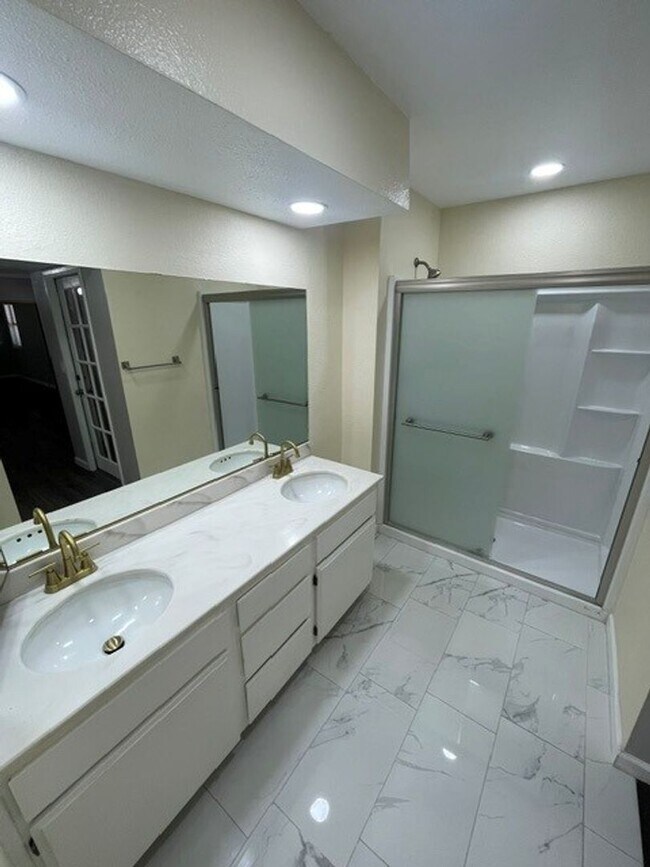 Building Photo - 4720 O'Bannon Dr