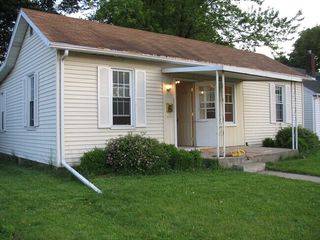 Primary Photo - 1320 Highland Ave