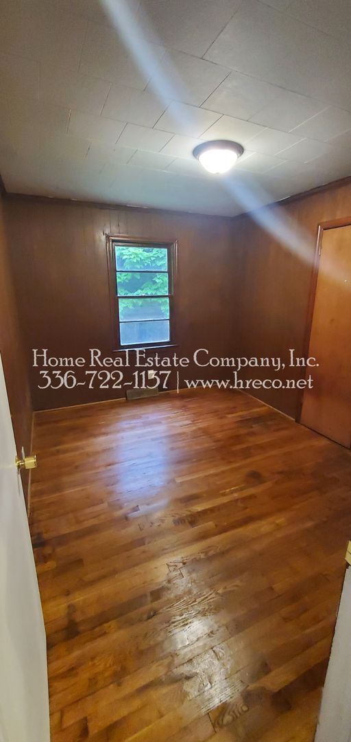 Building Photo - 2425 Machine St