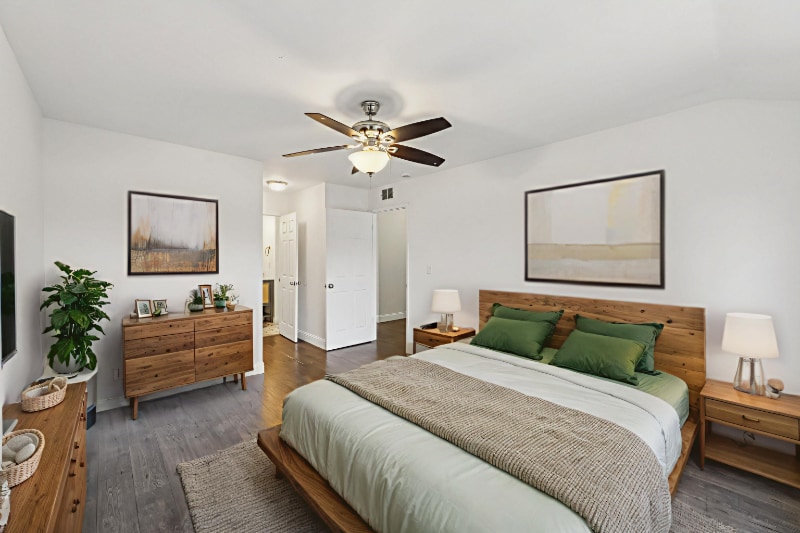 Primary Photo - 1040 N Capitol Ave