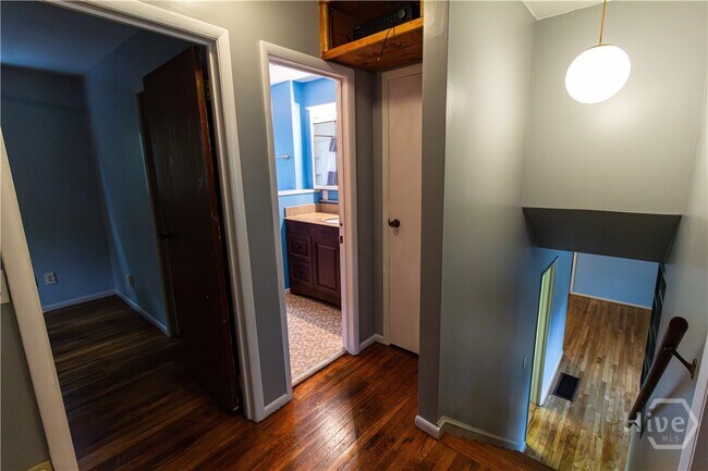 Building Photo - 1037 College Station Rd