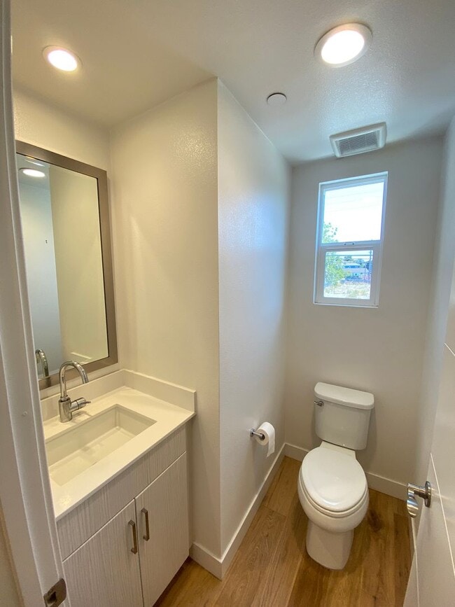 Building Photo - Advent - Three Story Townhome W/ Attached ...