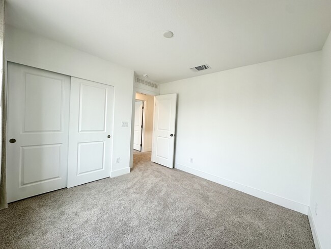 Building Photo - 8044 Texas Hls St