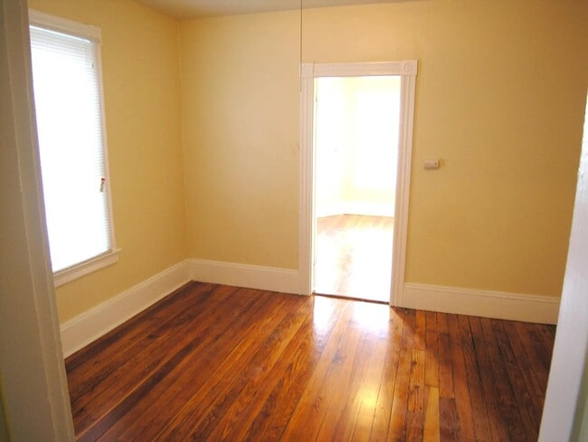 Building Photo - 115 Bullard St