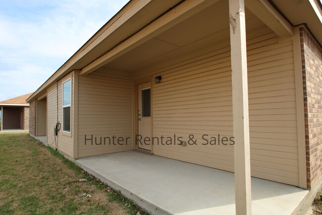 Building Photo - Spacious 2-bedroom!!!