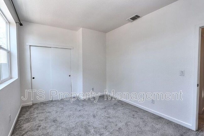 Building Photo - 396 Midstream Ln