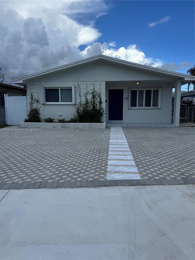 Building Photo - 775 E 24th St