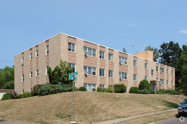 Primary Photo - Northland Apartments
