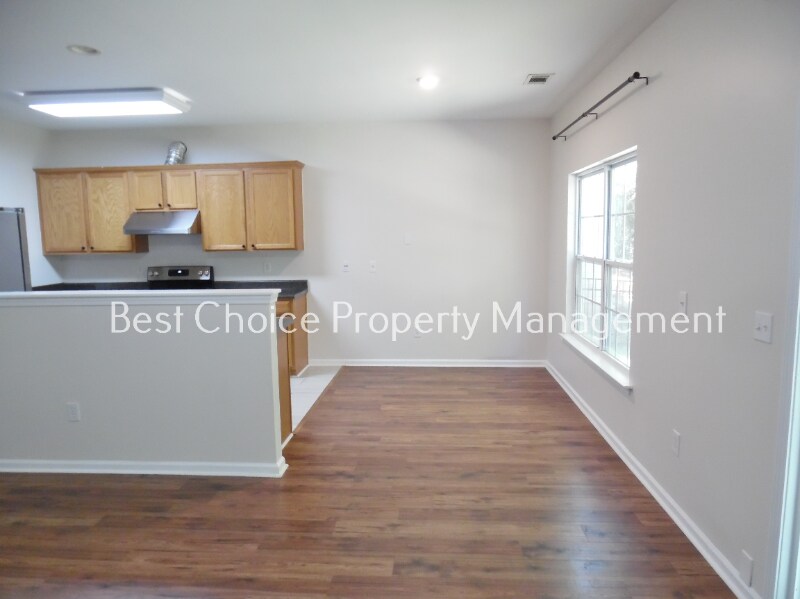 Building Photo - 133 Ledgewood Way
