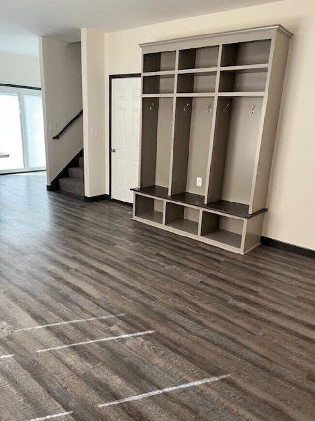 Building Photo - 147 Southpark Dr