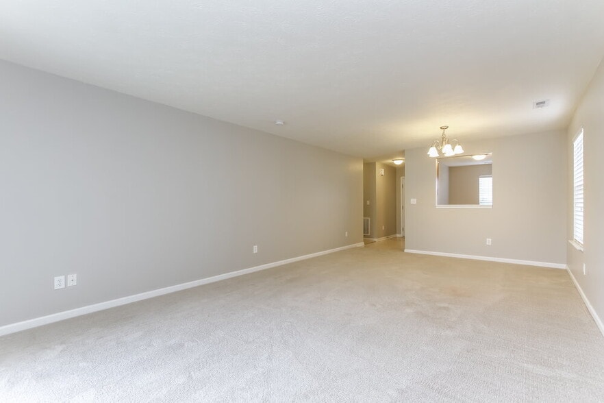 Building Photo - 4645 Deacon Ln