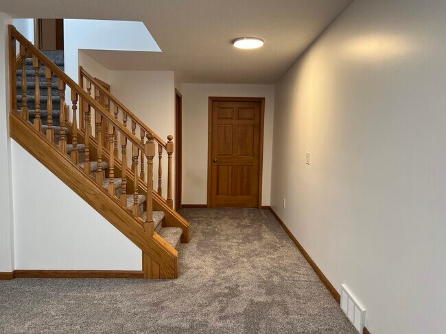 Building Photo - 4907 Pinewood Ct