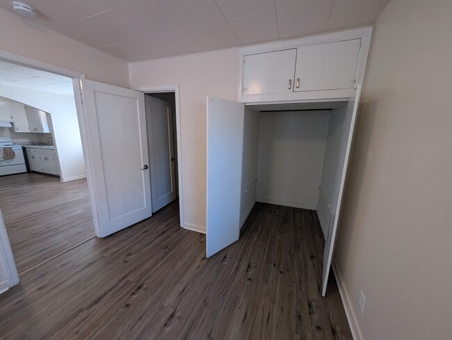 Building Photo - 213 Arbor St