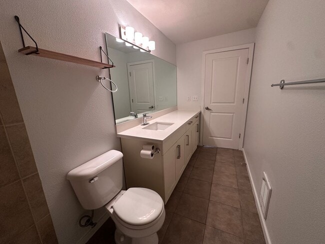 Building Photo - Charming 1-Bedroom Condo in West Queen Anne