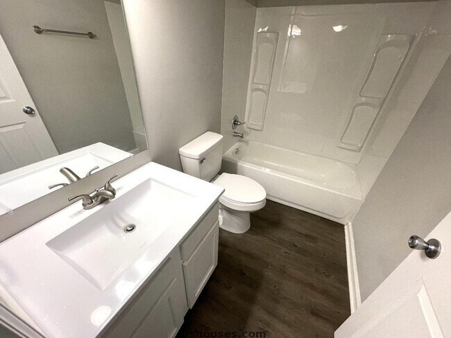 Building Photo - Warren Park 1 Bedroom Apartment