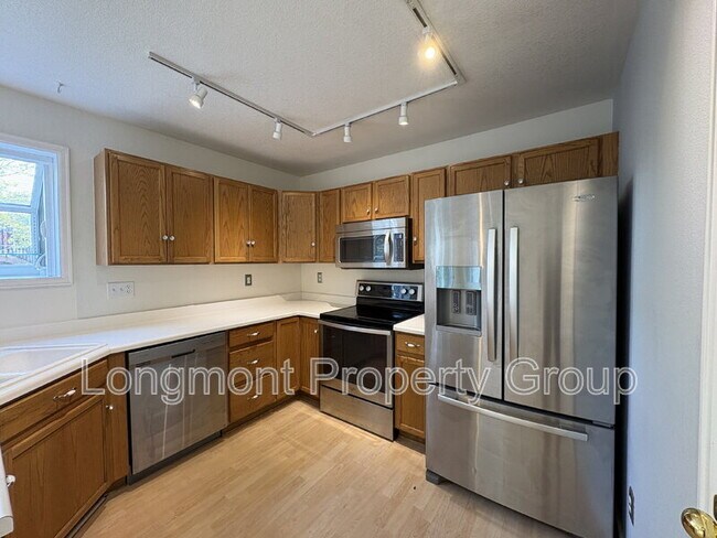Building Photo - 1293 Red Mountain Dr