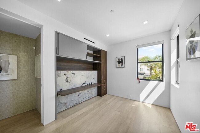 Building Photo - 1500 Ocean Dr