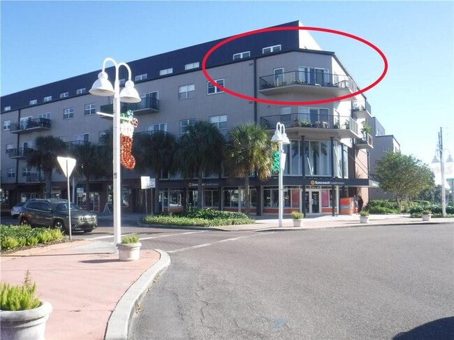 Corner Unit Balcony - 1010 Central Ave