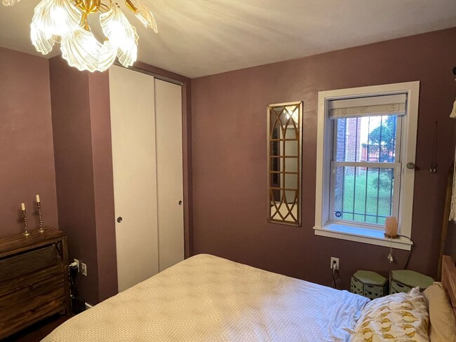 Building Photo - Recently Renovated 1 bedroom apartment in Columbia Heights