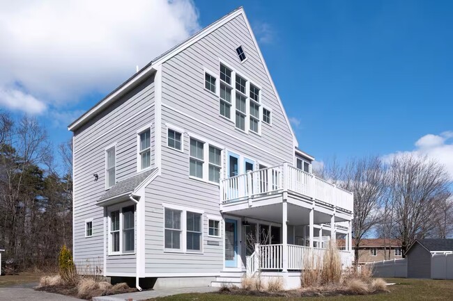 Building Photo - 42 Reggio Ave