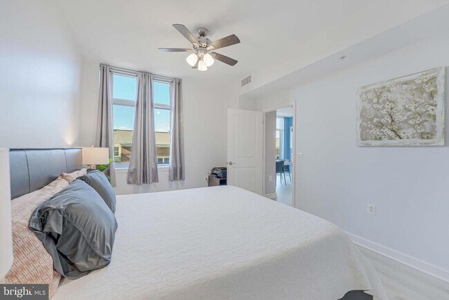 Building Photo - 11990 Market St