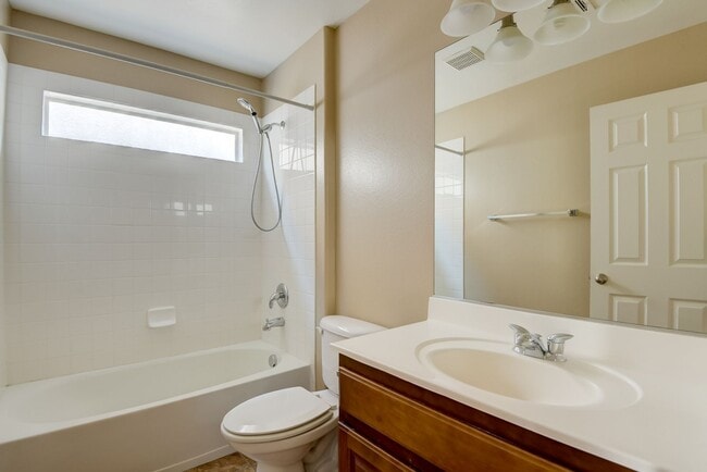 Building Photo - 1713 Bamboo Rain Ave