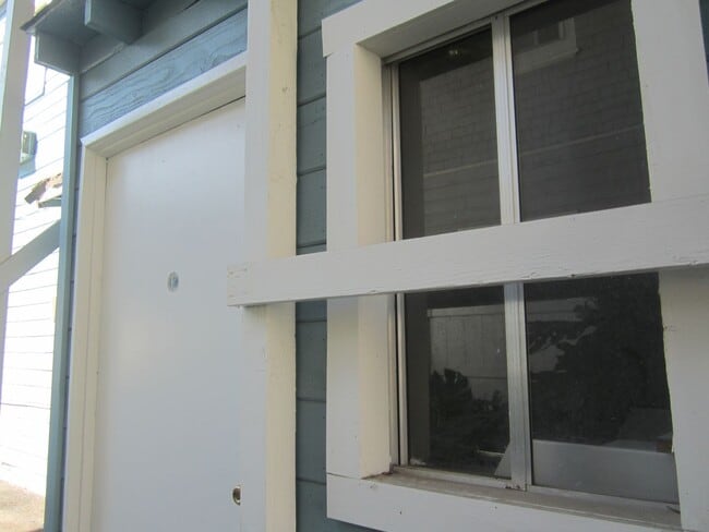 Building Photo - SHAW