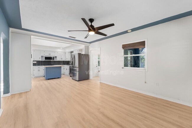 Building Photo - 4939 Woodland Dr